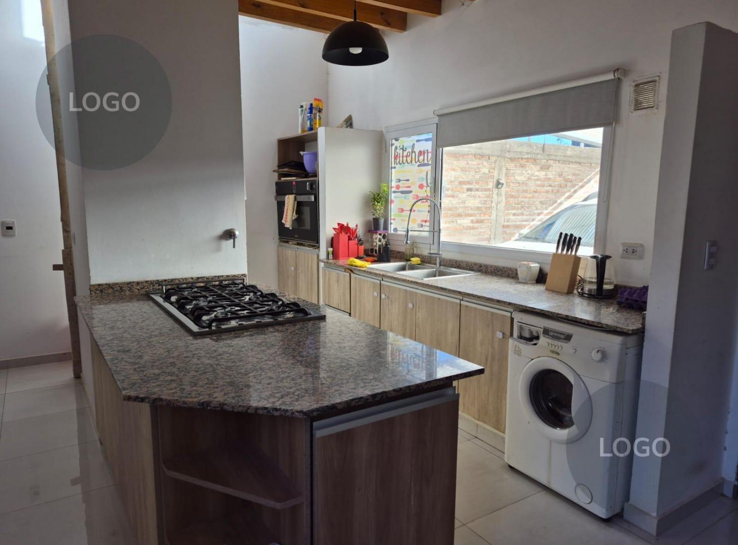 Foto de En Venta | Casa APTO CRÉDITO de 3 Dormitorios con Isla y Altillo | B°, imagen 3