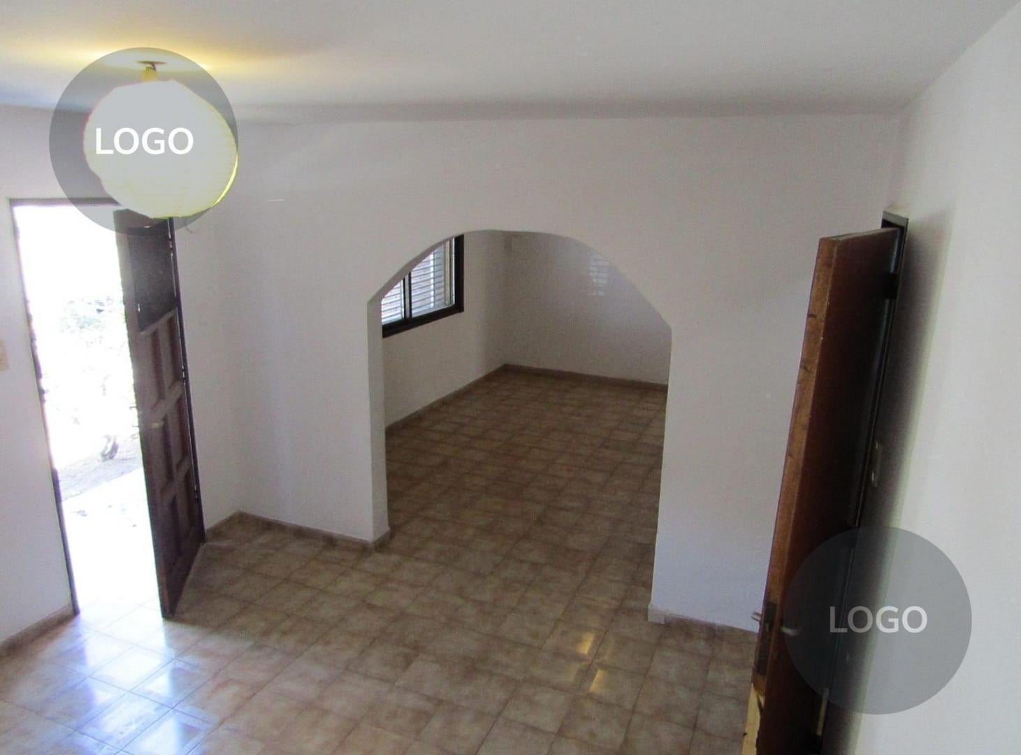 Foto de En Venta | Casa de 3 Dormitorios + Departamento | Fernández Oro, imagen 3