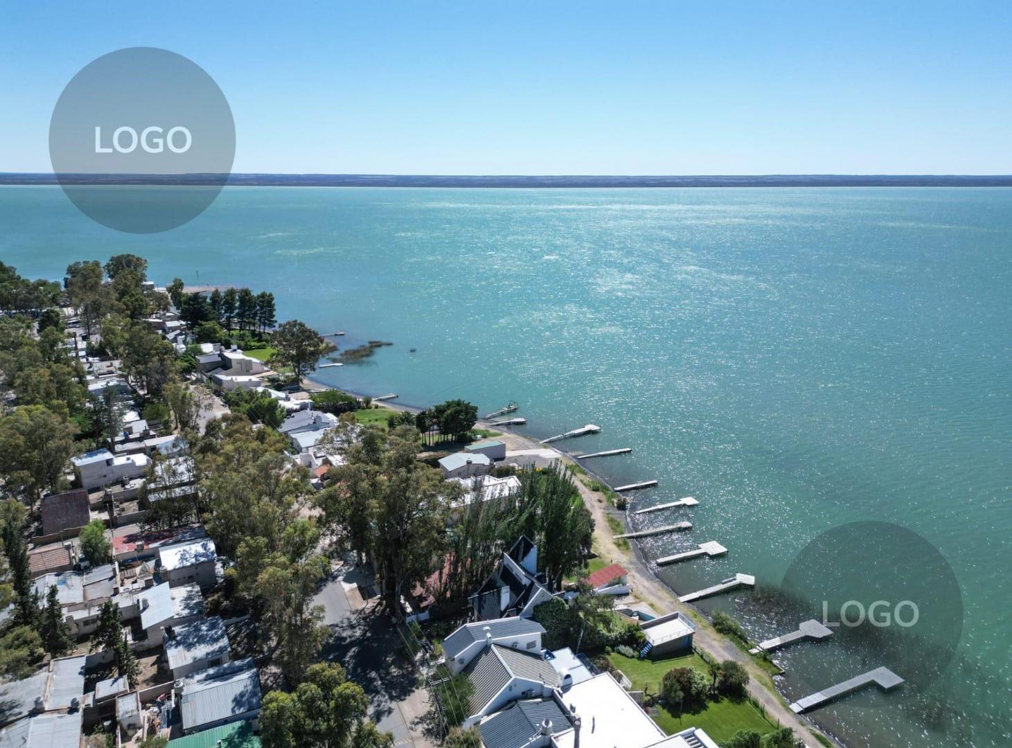 Foto de En Venta | Casa de 2 Dormitorios con Piscina – Lago Pellegrini, imagen 2