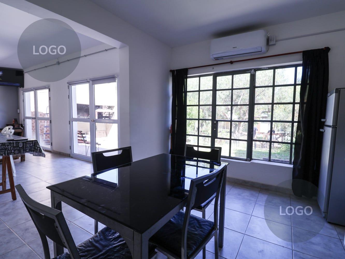 Foto de En Venta | Casa de 2 Dormitorios con Piscina – Lago Pellegrini, imagen 4