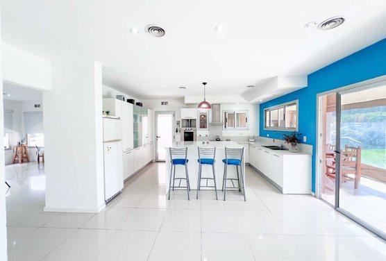 Foto de VENTA DE CASA 4 AMBIENTES EN EL BARRIO HARAS MARIA VICTORIA MORENO, imagen 2
