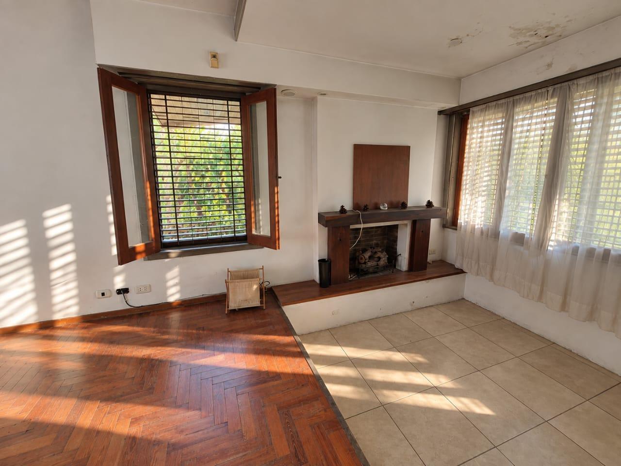 Foto de CASA EN VENTA 5 AMBIENTES CON JARDIN PILETA Y QUINCHO EN ADROGUE, imagen 3