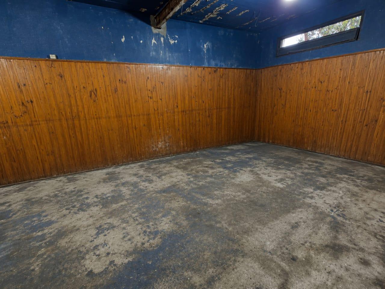 Foto de VENTA DE LOCAL CON 2 VESTUARIOS Y PH DE 6 AMBIENTES, imagen 4