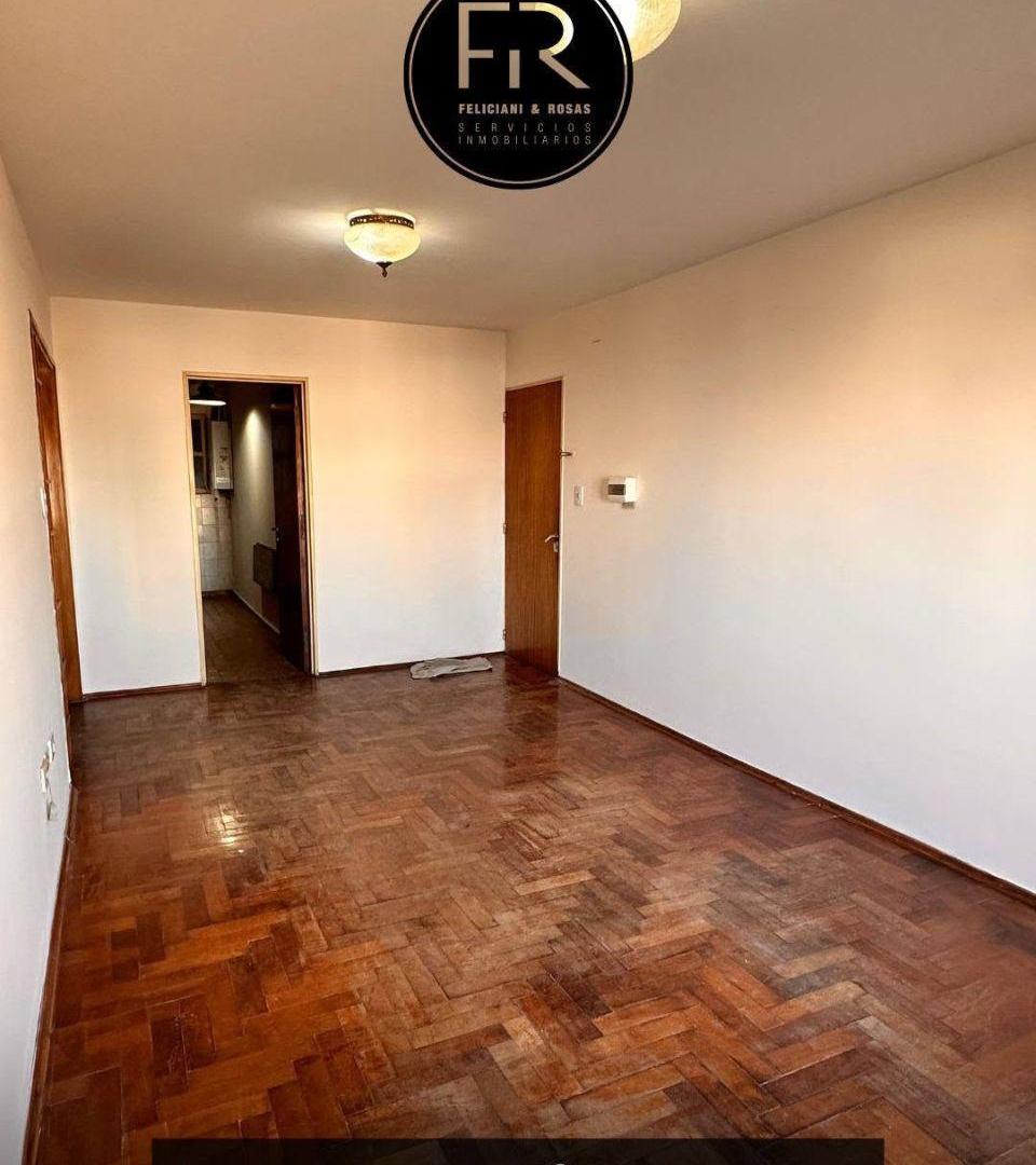 Foto de DEPARTAMENTO DE 2 DORMITORIOS EN VENTA CENTRO - A METROS DE PLAZA ROCA, imagen 2