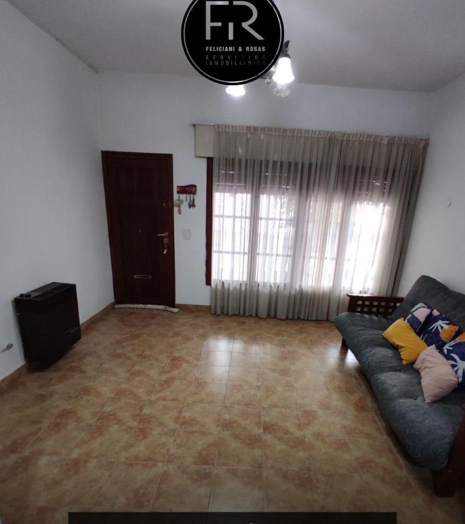 Foto de CASA 2 DORMITORIOS EN VENTA DE 130 m2 - MACROCENTRO, imagen 2