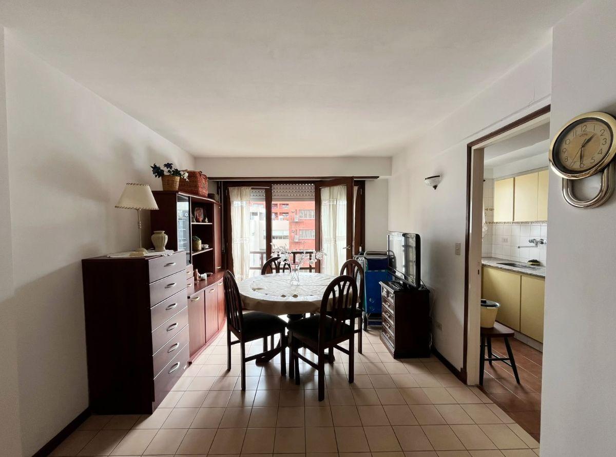 Foto de VENTA - UN AMBIENTE EN LA PERLA CON COCHERA, imagen 2