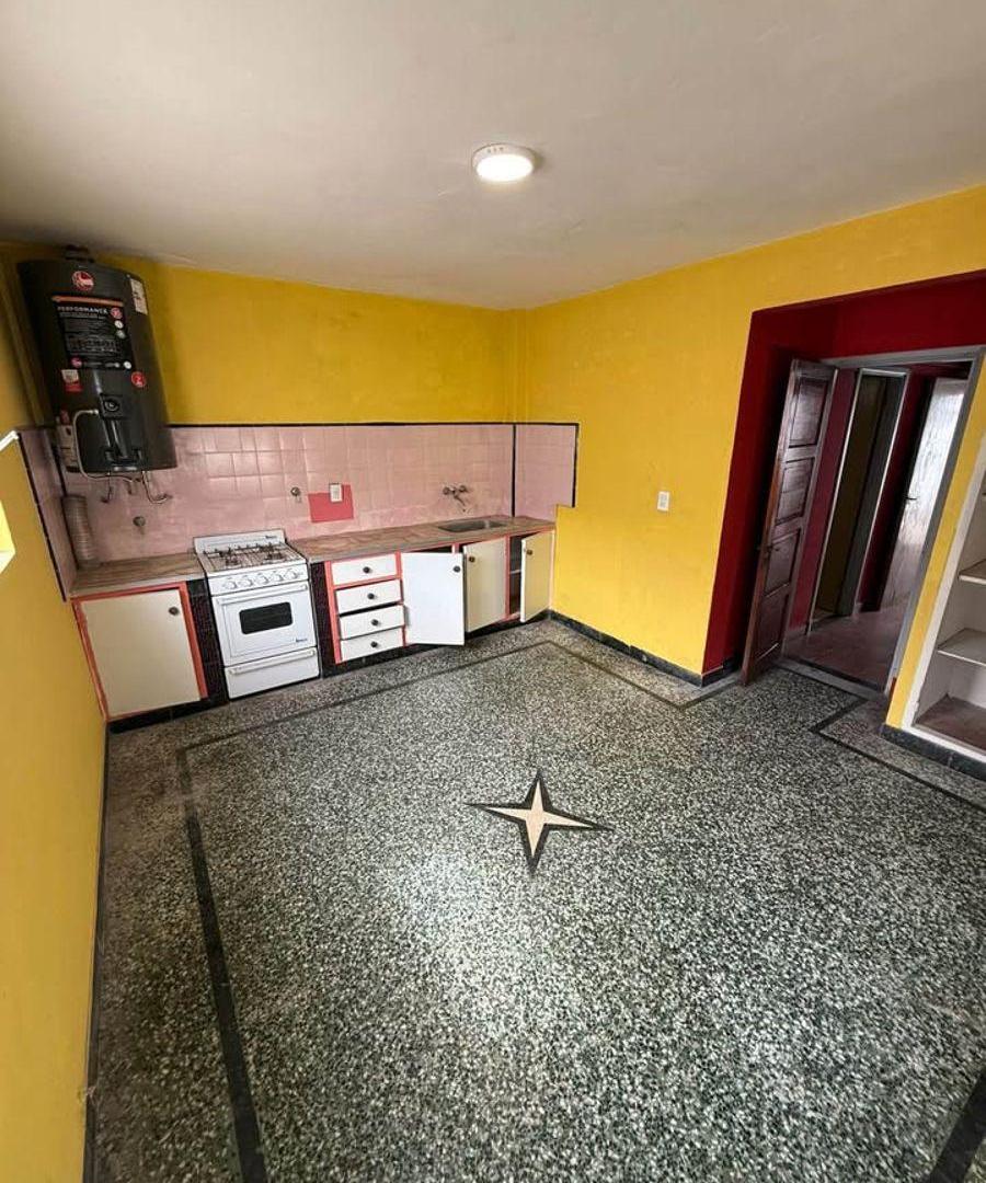 Foto de PH 3 ambientes en alquiler con patio en zona Don Bosco, imagen 2