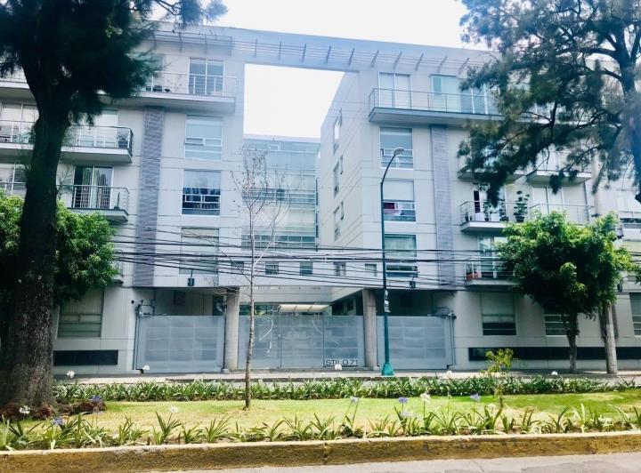 Casa Dúplex de 2 Dormitorios con patio en Barrio Pichincha