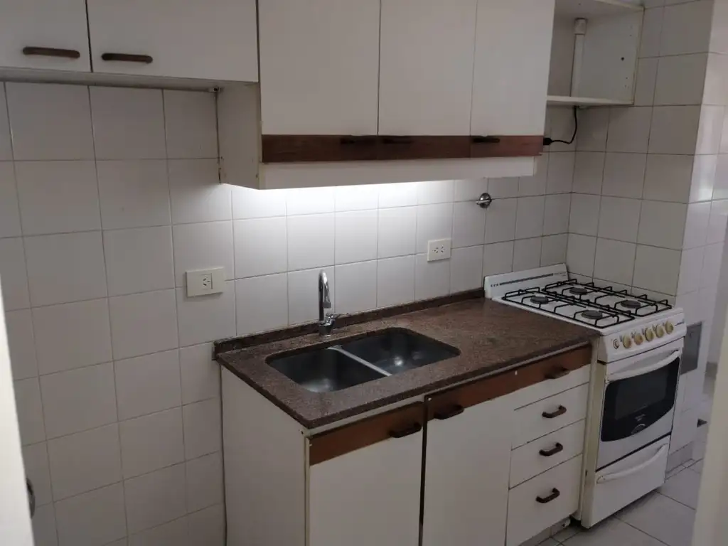 Foto de Depto 2 ambiente en centro de San Isidro, imagen 3