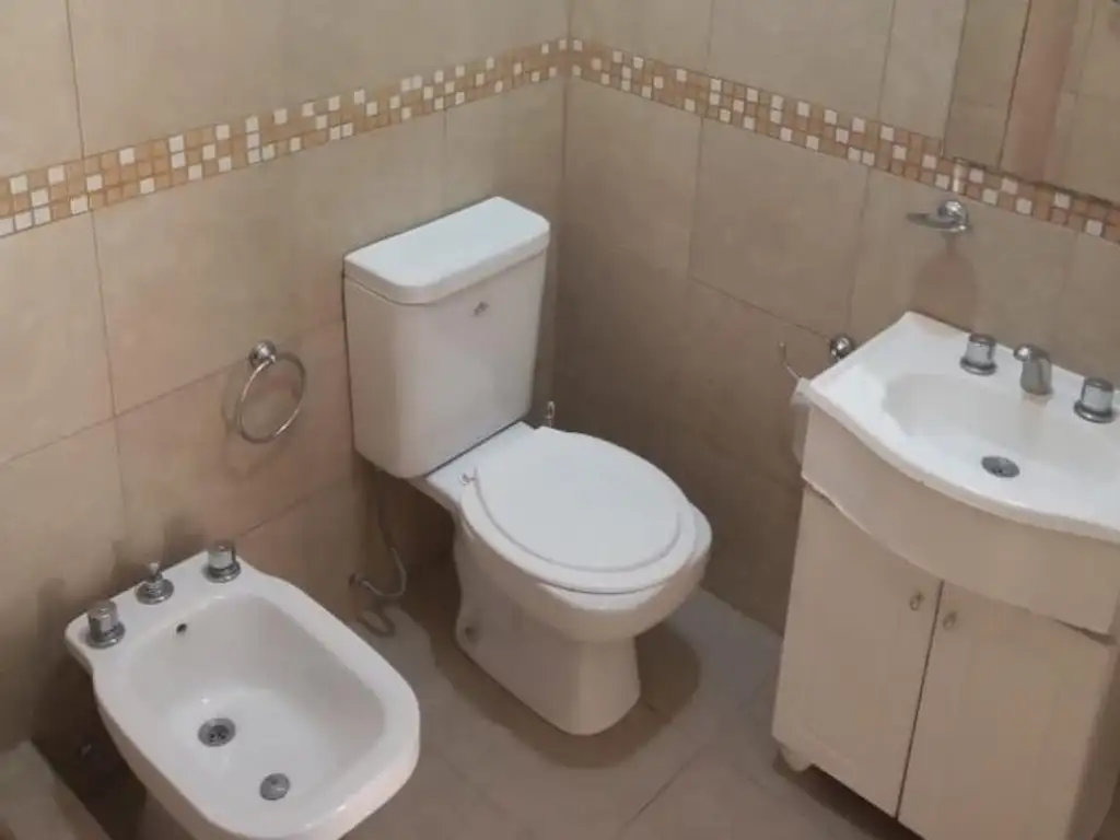 Foto de DEPARTAMENTO DE 2 AMBIENTES CON COCH. CUB 5 CUAD. EST. MERLO, imagen 5