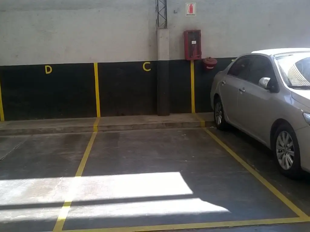 Foto de Cochera Cubierta con acceso independiente en excelente ubicacion, imagen 3