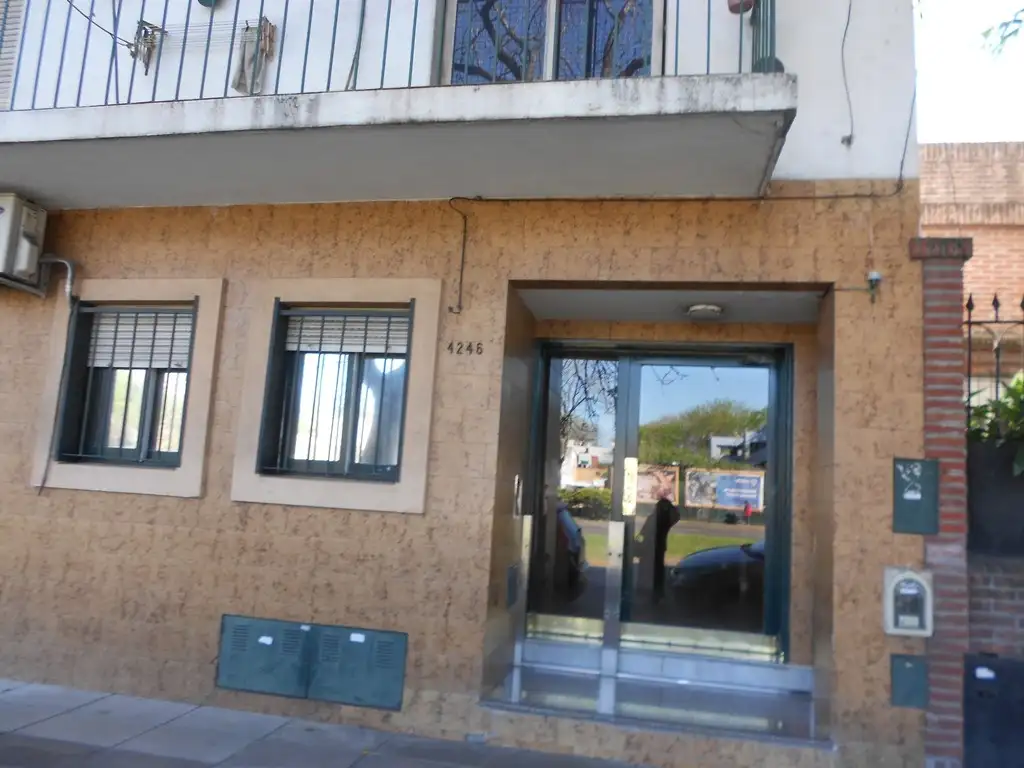 Foto de Solido y comodo departamento de dos ambientes (interno) con pequeño, imagen 3