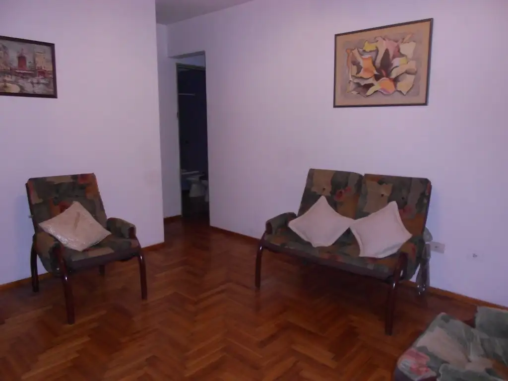 Foto de Solido y comodo departamento de dos ambientes (interno) con pequeño, imagen 2
