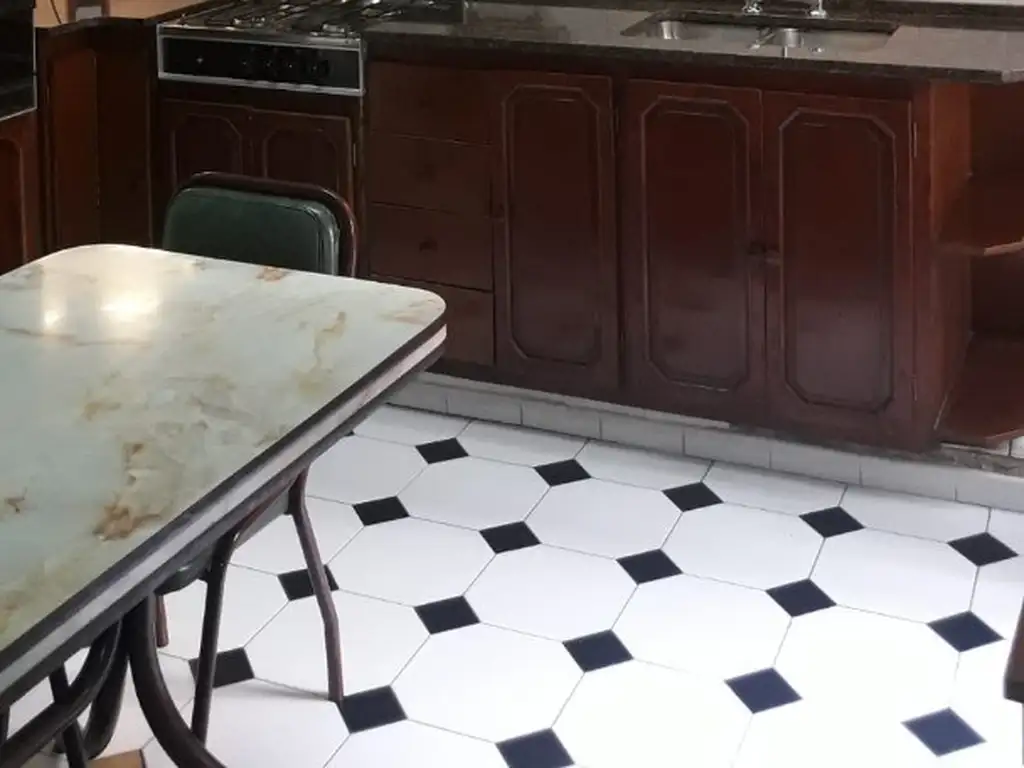 Foto de EN VENTA HERMOSA CASA-3 DORMITORIOS-TERRAZA-LAVADERO-GARAJE, imagen 5