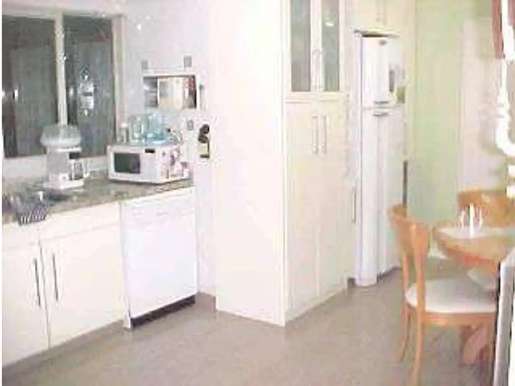 Foto de Piso 4 amb con dependencia cochera y baulera a Mts. de Avda., imagen 2