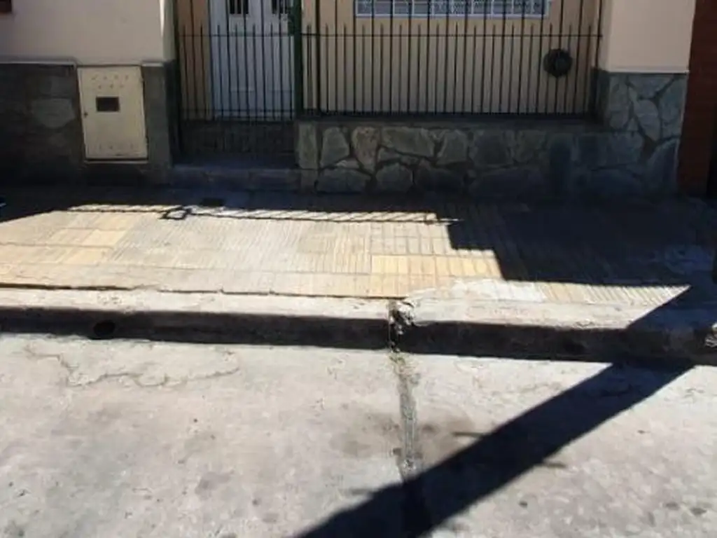Foto de DEPARTAMENTO PH DE 2 AMBIENTES AL FRENTE, imagen 2