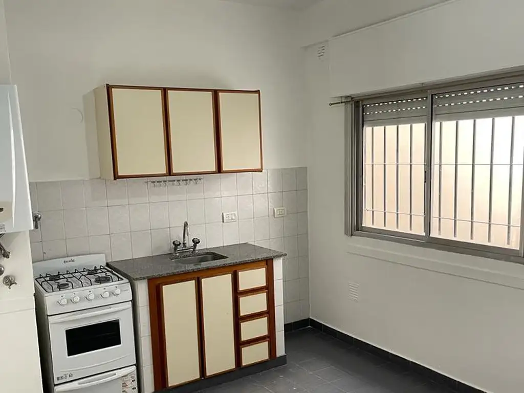 Foto de 58 9 y 10- Departamento 1 dormitorio con patio, imagen 5