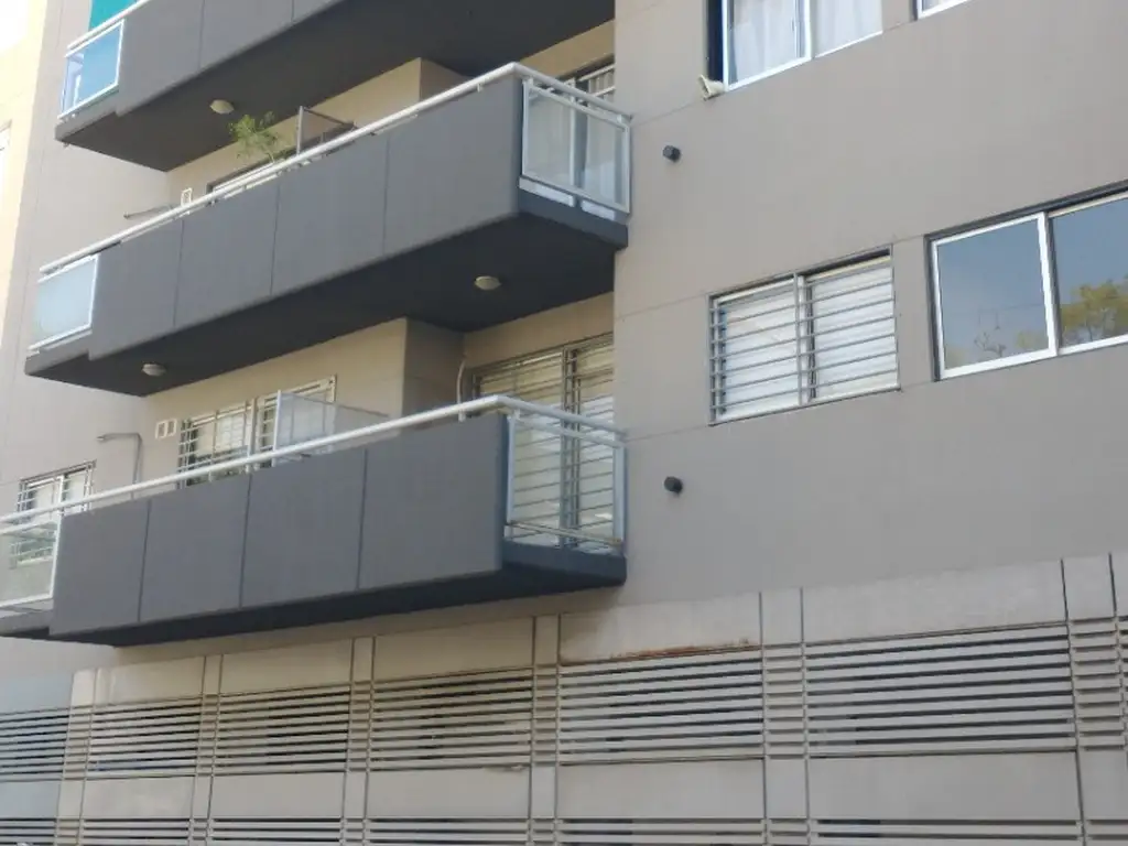 Foto de EXCELENTE DEPARTAMENTO DE 2 AMBIENTES AL FRENTE CON BALCÓN ATERRAZADO Y, imagen 1