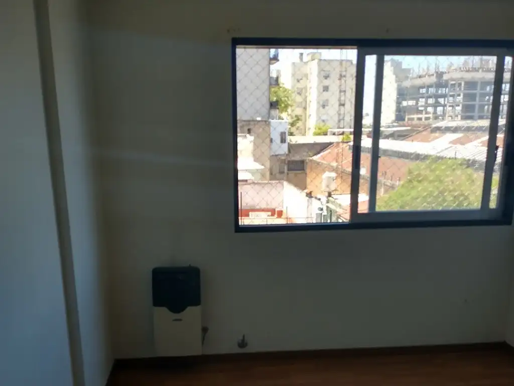 Foto de EXCELENTE DEPARTAMENTO DE 2 AMBIENTES AL FRENTE CON BALCÓN ATERRAZADO Y, imagen 3
