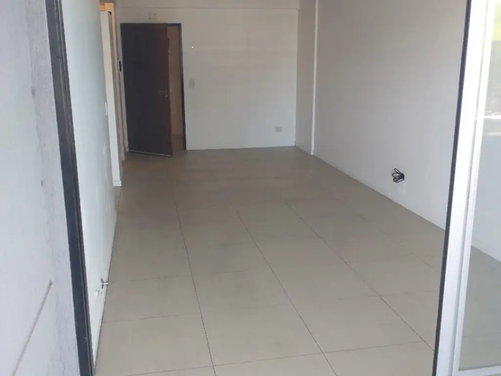 Foto de EXCELENTE DEPARTAMENTO DE 2 AMBIENTES AL FRENTE CON BALCÓN ATERRAZADO Y, imagen 5