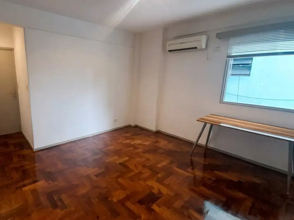 Foto de Monoambiente luminoso con cocina separada en San Cristóbal, imagen 3