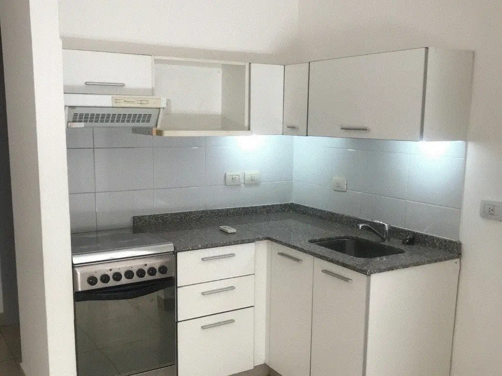 Foto de DEPARTAMENTO MONOAMBIENTE AL FRENTE CON AMPLIO BALCON APTO PROFESIONAL, imagen 4