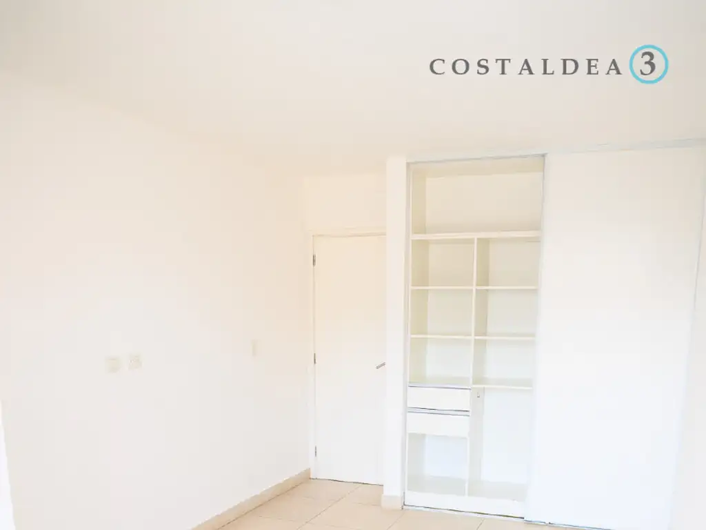 Foto de PELLEGRINI 4040 . IMPECABLE. LUMINOSO. CONTRAFRENTE. 40 M2, imagen 3