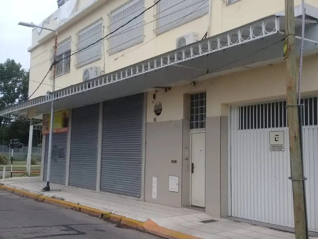Foto de OFICINAS 1° PISO RAMON FRANCO AL 6300 WILDE., imagen 2