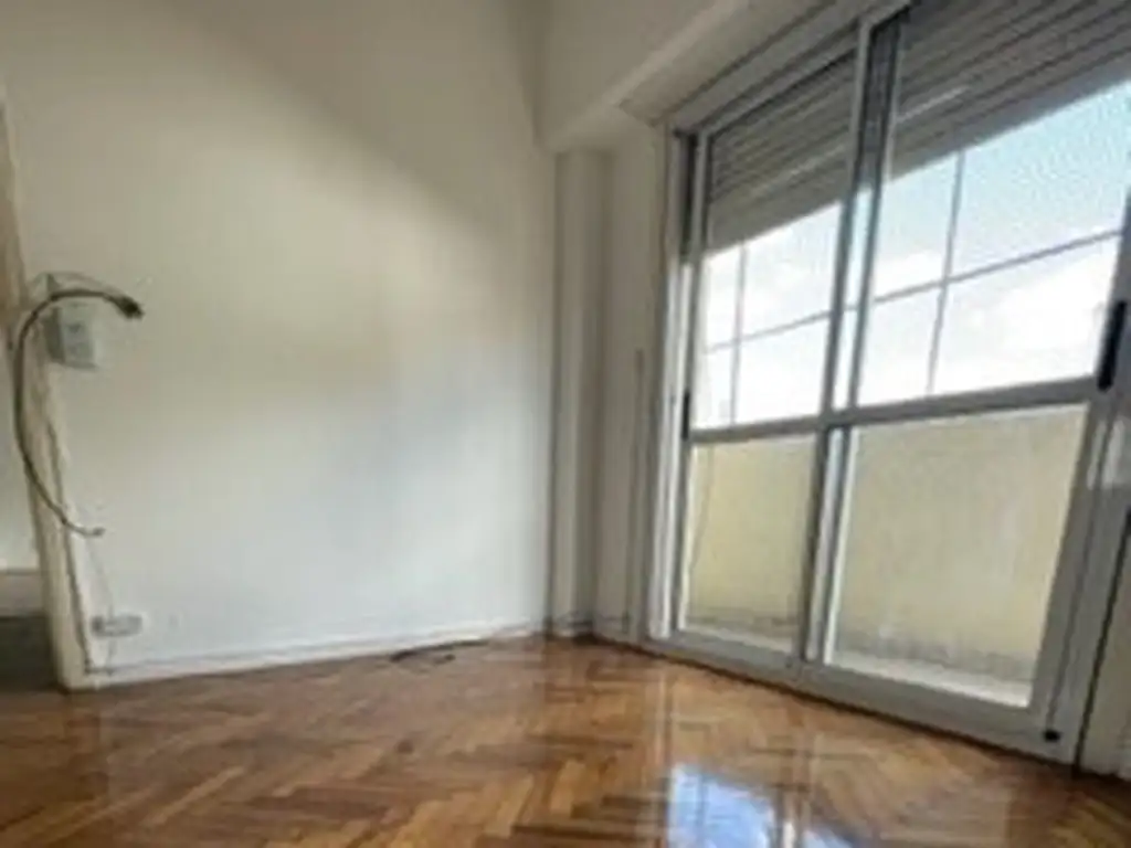 Foto de EXC 3 AMBIENTES Y ESCRITORIO AL FRENTE BALCÓN Y PATIO CT-FRENTE, imagen 1