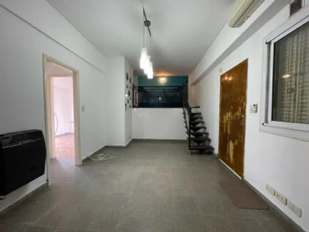 Foto de EXC 3 AMBIENTES Y ESCRITORIO AL FRENTE BALCÓN Y PATIO CT-FRENTE, imagen 5