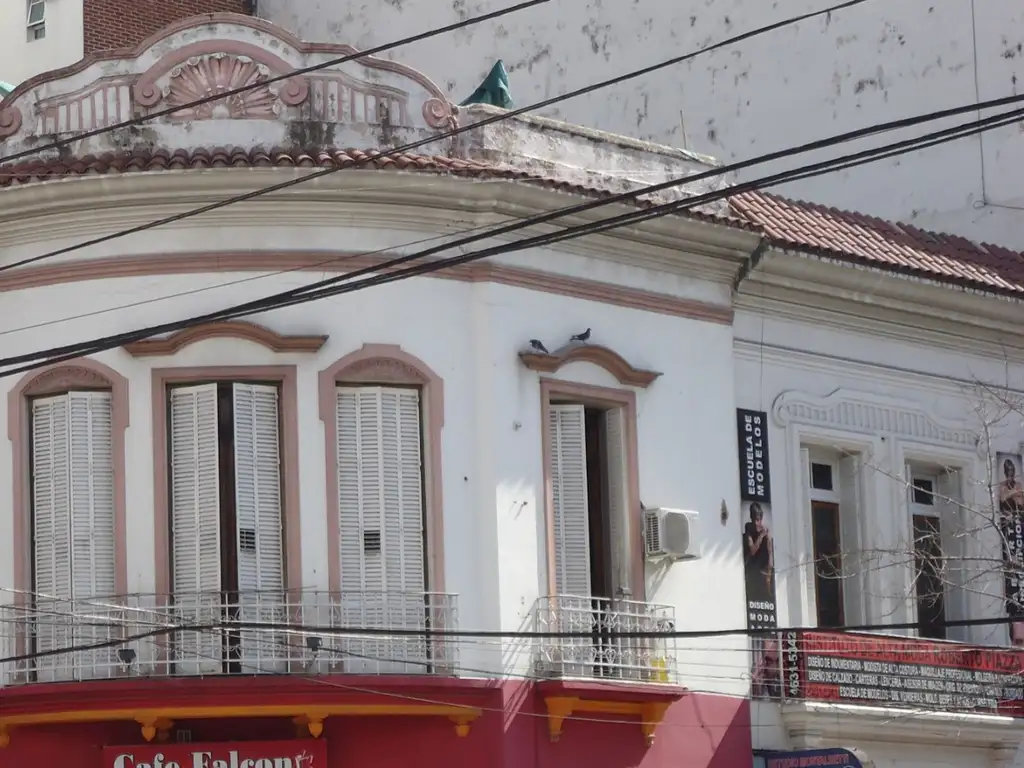 Foto de EXELENTE PH DE ALFRENTE 1º PISO USO COMERCIAL, imagen 1