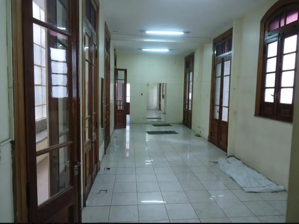 Foto de EXELENTE PH DE ALFRENTE 1º PISO USO COMERCIAL, imagen 2