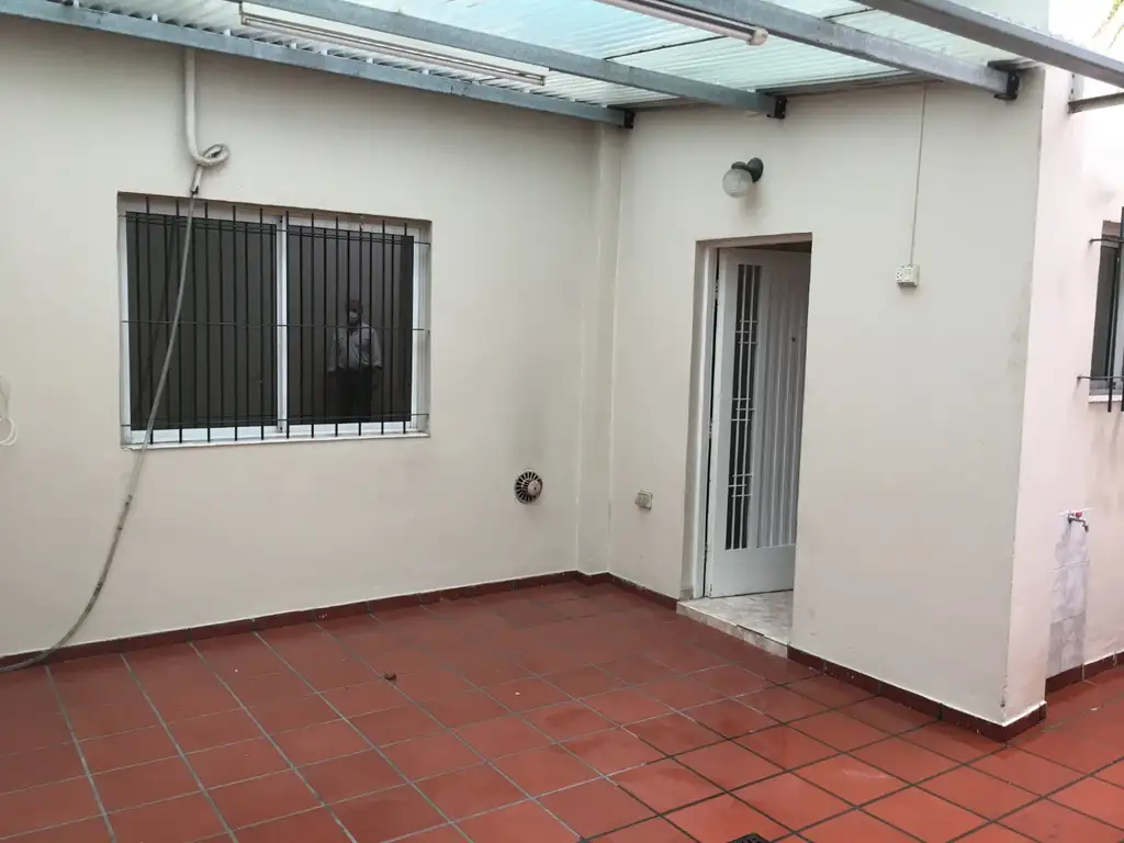 Foto de CASA 2 DORM CON PATIO Y GARAGE - MUY AMPLIA Y LUMINOSA - EXCELENTE, imagen 5