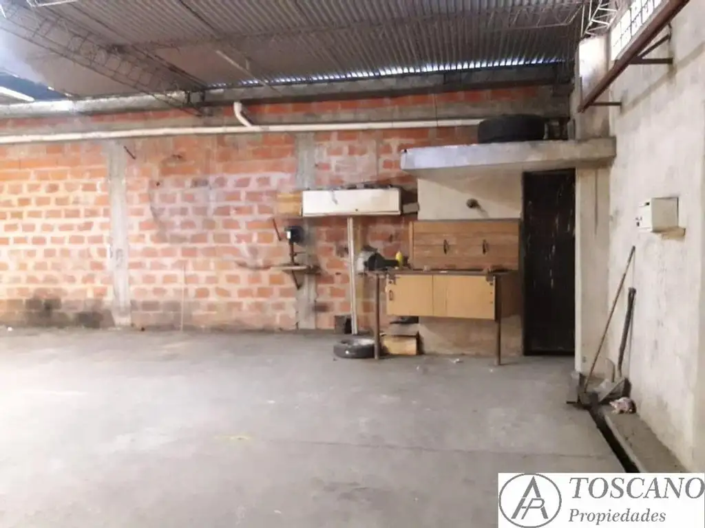 Foto de venta galpon en villa lugano, imagen 1