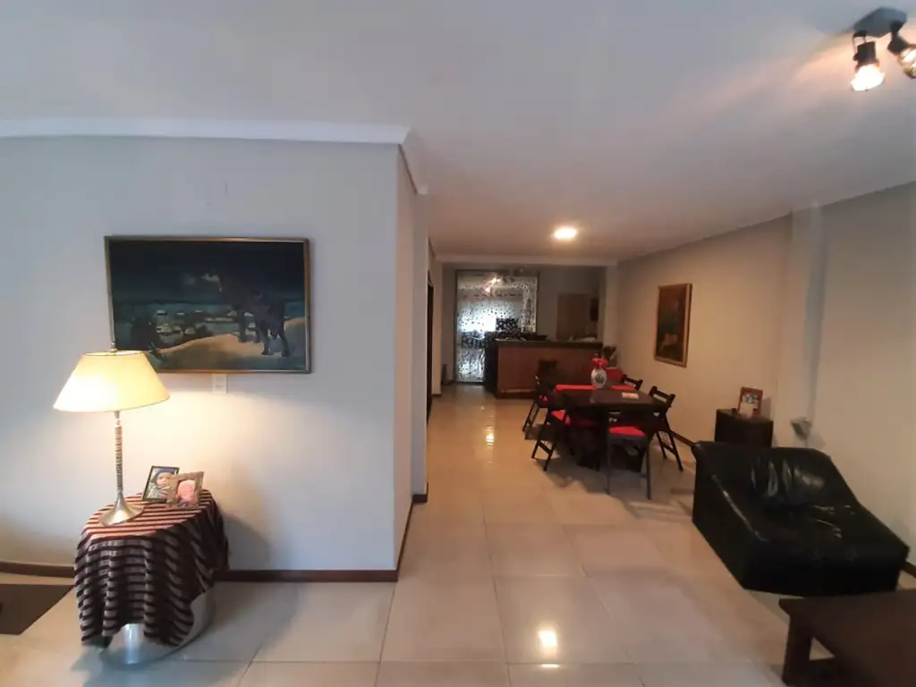 Foto de Casa 5 ambientes en 2 plantas Lote 8.66x30 mts Cochera Quincho Fondo, imagen 1