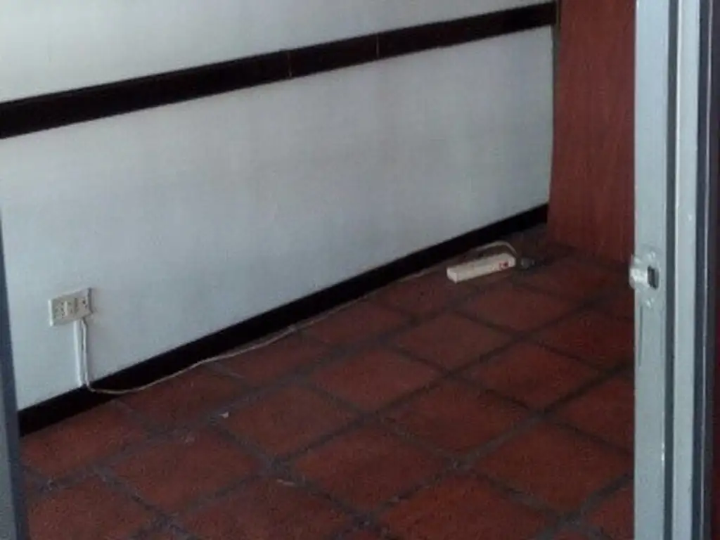 Foto de LOCAL EN ALQUILER EN HURLINGHAM FRENTE A ESTACION, imagen 5