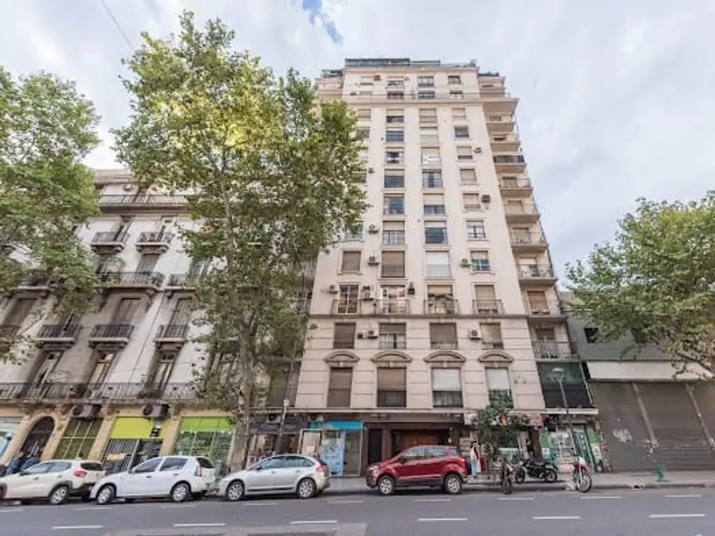 Foto de OPORTUNIDAD !!! Depto de 3 ambientes, con balcon, imagen 1