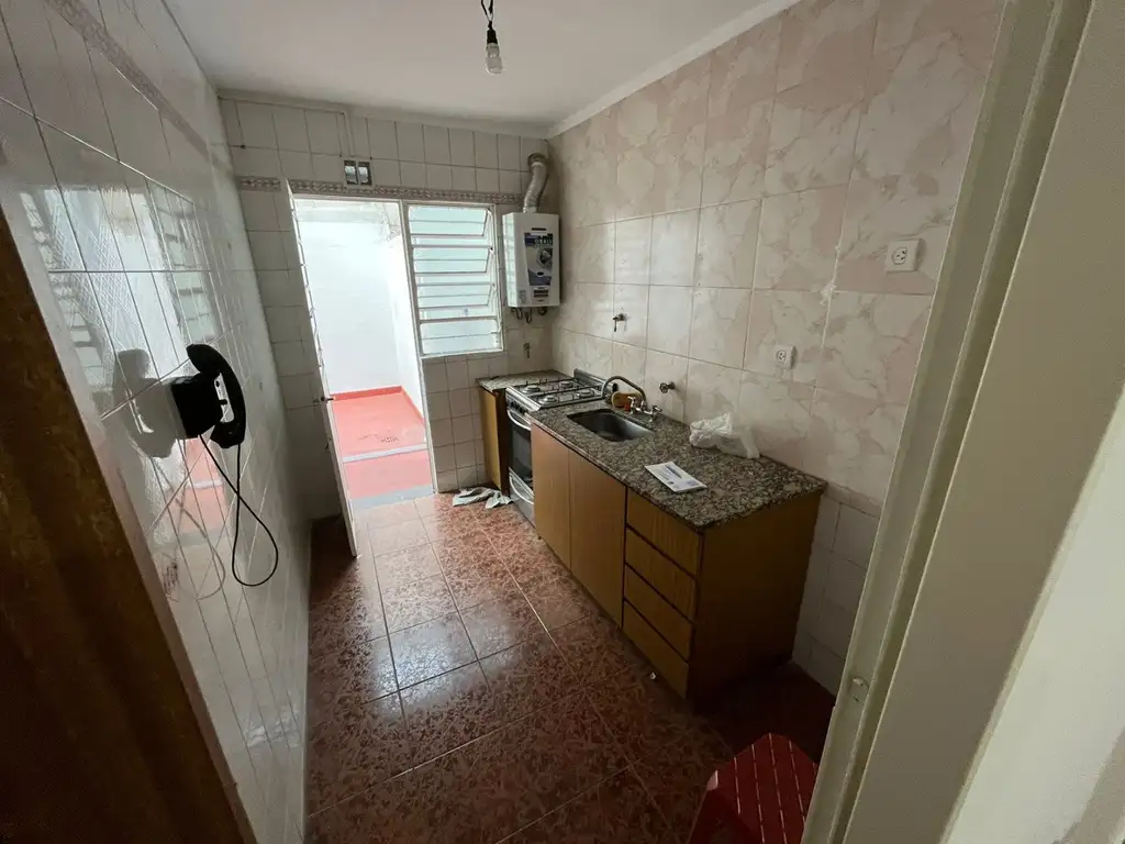 Foto de Departamento De 3 Ambientes, planta baja, 2 Patios. Excelente, imagen 5