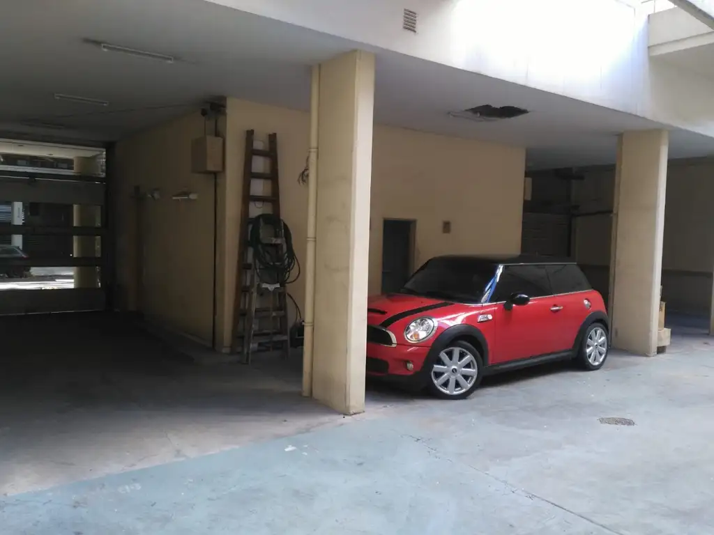 Foto de Cochera Fija en P.Baja, Semicubierta, en edificio Categoria, imagen 3