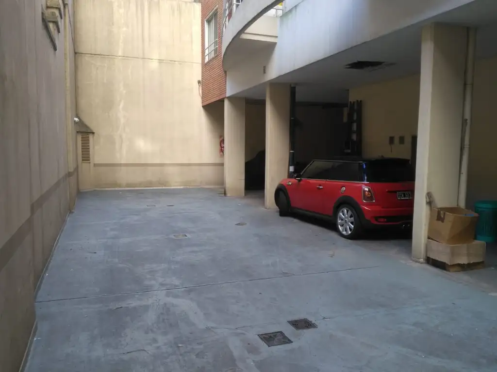 Foto de Cochera Fija en P.Baja, Semicubierta, en edificio Categoria, imagen 4