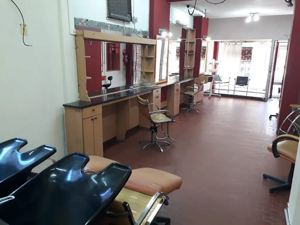 Foto de Local comercial, buena vidriera, dos baños., imagen 3