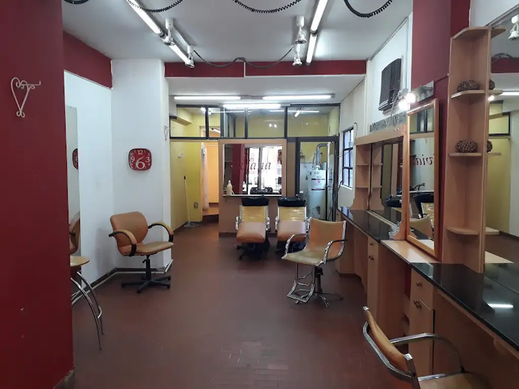 Foto de Local comercial, buena vidriera, dos baños., imagen 5