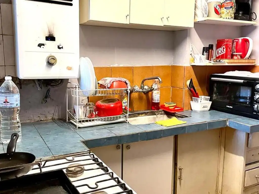 Foto de DEPARTAMENTO 4 AMBS. - Barrio Mariano Moreno, imagen 1