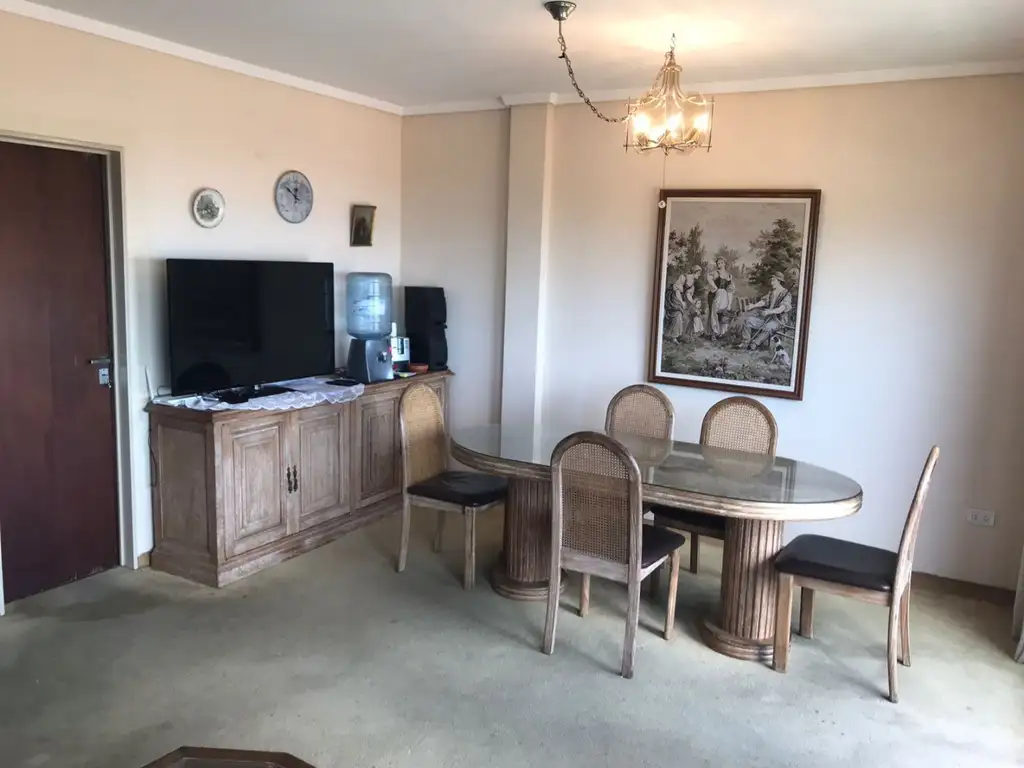 Foto de DEPARTAMENTO DE 4 AMBIENTES CON 2 COCHERAS CUBIERTAS, TERRAZA PROPIA Y, imagen 5