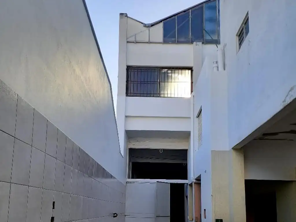 Foto de Venta Galpón, Sup.230m². Losa.-mataderos, imagen 2