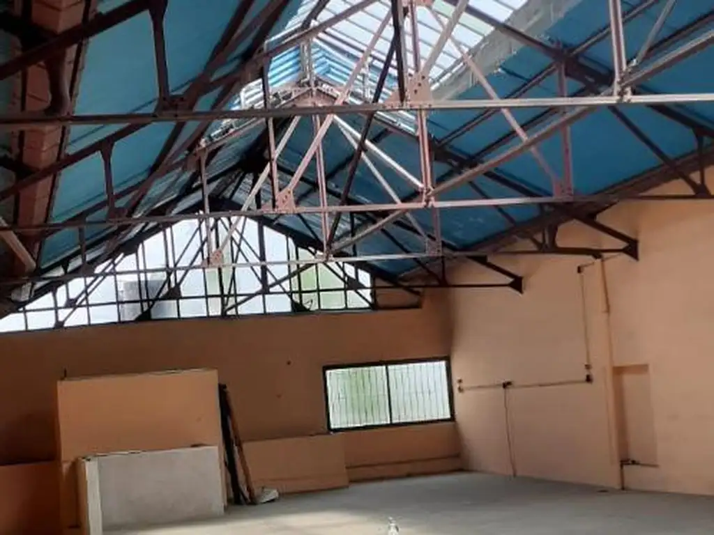 Foto de Venta Galpón Sup.250m²- Planta Alta-mataderos, imagen 1