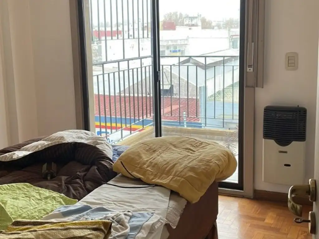 Foto de DEPARTAMENTO 3 AMBIENTES FRENTE CON BALCON, imagen 3
