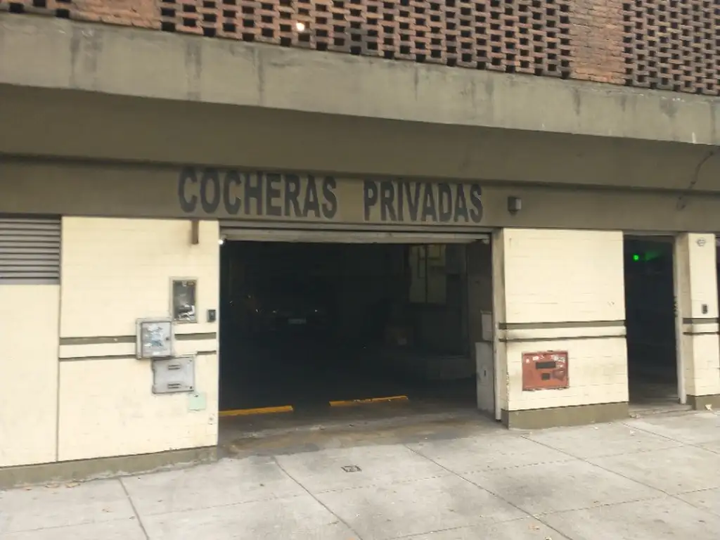 Foto de EXCELENTE COCHERA FIJA CUBIERTA, imagen 4