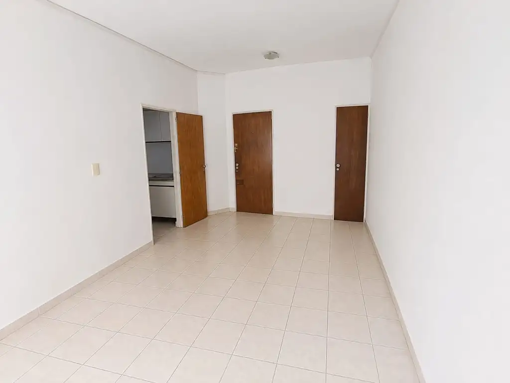 Foto de ALQUILER IMPORTANTE ESQUINA Gran local Zona Ramos Norte, imagen 1