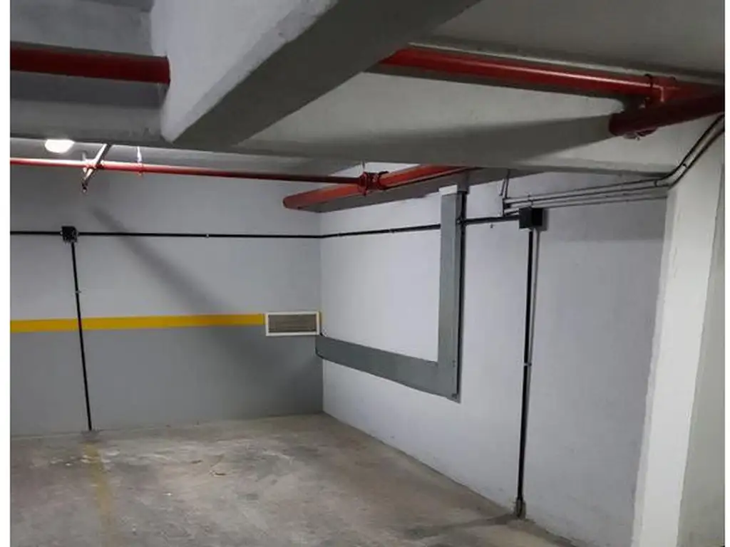 Foto de Cómoda cochera para auto o camioneta centro de V del Parque, imagen 2